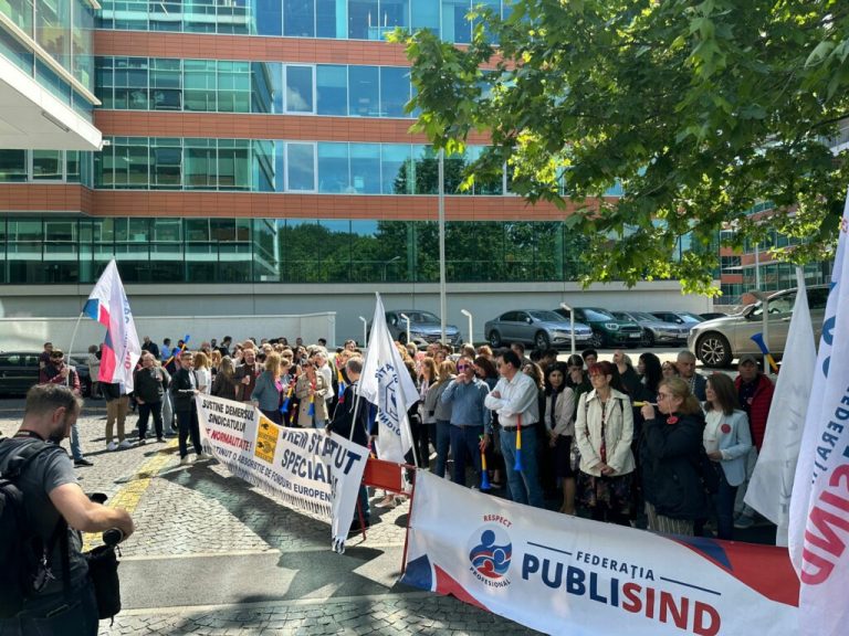 ziua-5-de-proteste-la-mipe:-salarii-mai-mici-cu-42%-pentru-cei-care-gestioneaza-fonduri-europene
