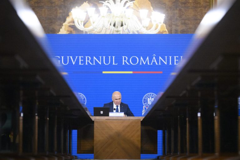 guvernul-dezbate-astazi-masurile-fiscale.-bolojan-se-intalneste-cu-sindicalistii-inainte-de-sedinta