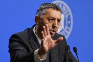 senatul-analizeaza-motiunea-simpla-impotriva-ministrului-educatiei.-opozitia-cere-eliminarea-masurilor-de-austeritate-din-scoli