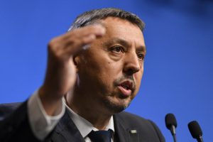 „adevarul-este-mai-important-decat-pozitia-mea”,-spune-ministrul-educatiei-inaintea-votarii-motiunii-simple
