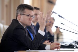 un-deputat-aur-cere-analizarea-unor-presupuse-insulte-din-parlament