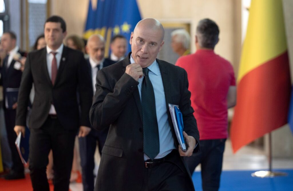 ministrul-culturii,-despre-cresterea-tva-la-carti:-„masura-cresterii-tva-ului-nu-va-conduce-la-disparitia-culturii. va-afecta-cultura-cum-ne-va-afecta-viata-in-totalitatea-ei”