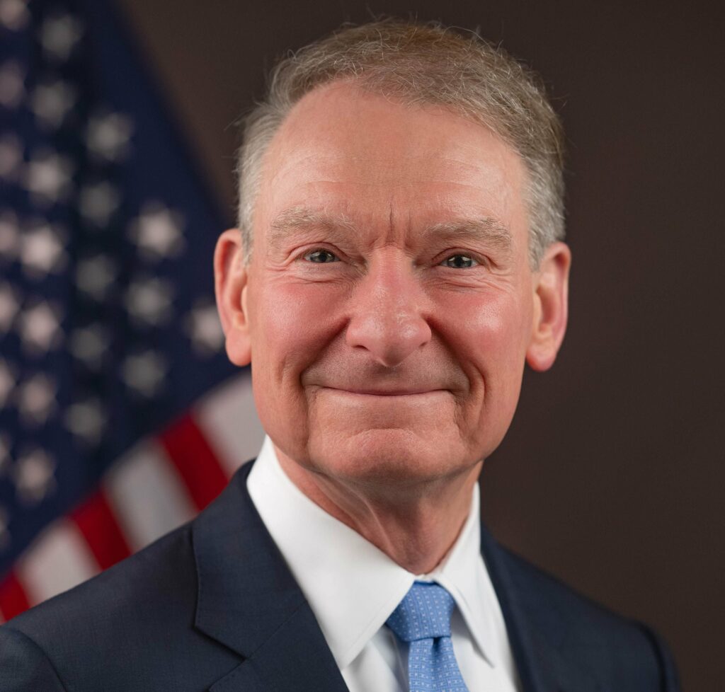 paul-atkins,-politistul-banilor-americani,-nu-se-teme-ca-trump-l-ar-putea-da-afara