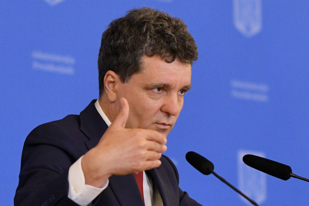 nicusor-dan,-dupa-admiterea-unei-sesizari-la-ccr:-statul-trebuie-sa-isi-protejeze-proprietatile