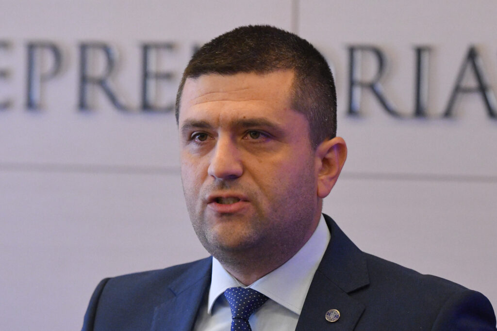 radu-miruta:-romania-isi-castiga-respectul-prin-lucruri-concrete,-nu-prin-vorbe