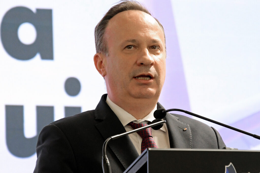 administratia-centrala-se-poate-restructura-prin-vointa-premierului-si-a-ministrilor.-altfel-e-„marketing-politic”,-spune-caciu