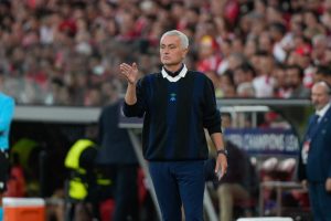 jose-mourinho,-prezentat-oficial-ca-noul-antrenor-al-echipei-benfica,-dupa-25-de-ani
