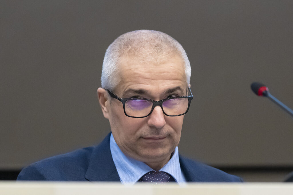 marinescu,-despre-taxa-de-timbru:-unde-taxa-este-mica,-acolo-poate-fi-marita