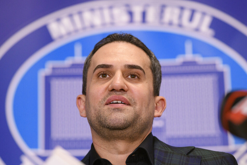 ministrul-transporturilor:-guvernul-aloca-fonduri-pentru-continuarea-marilor-proiecte-de-infrastructura