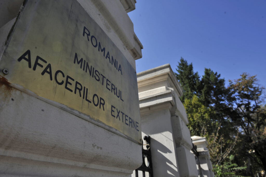 mae-respinge-singularizarea-romaniei-in-cazul-zborurilor-charter-din-marea-britanie
