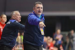 florentin-pera-si-a-dat-demisia-din-postul-de-antrenor-al-nationalei-de-handbal-feminin