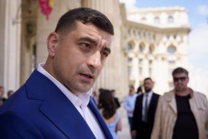 george-simion:-premierul,-ministrii-energiei,-economiei-si-muncii-trebuie-sa-vina-la-hunedoara