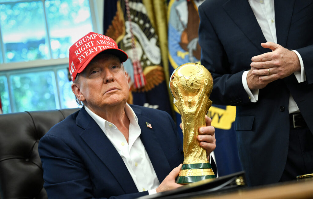 donald-trump-este-pregatit-sa-„mute”-meciurile-de-la-cupa-mondiala-2026,-din-motive-de-securitate