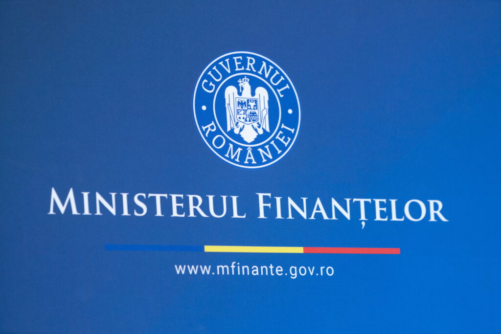 protest-al-sindicalistilor-din-finante,-astazi,-in-fata-ministerului-finantelor