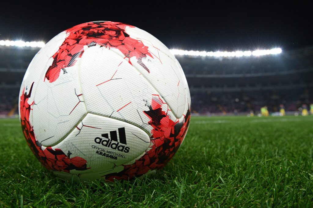 superliga.-uta-arad-remizeaza-cu-csikszereda,-desi-a-evoluat-o-jumatate-de-meci-in-10-oameni