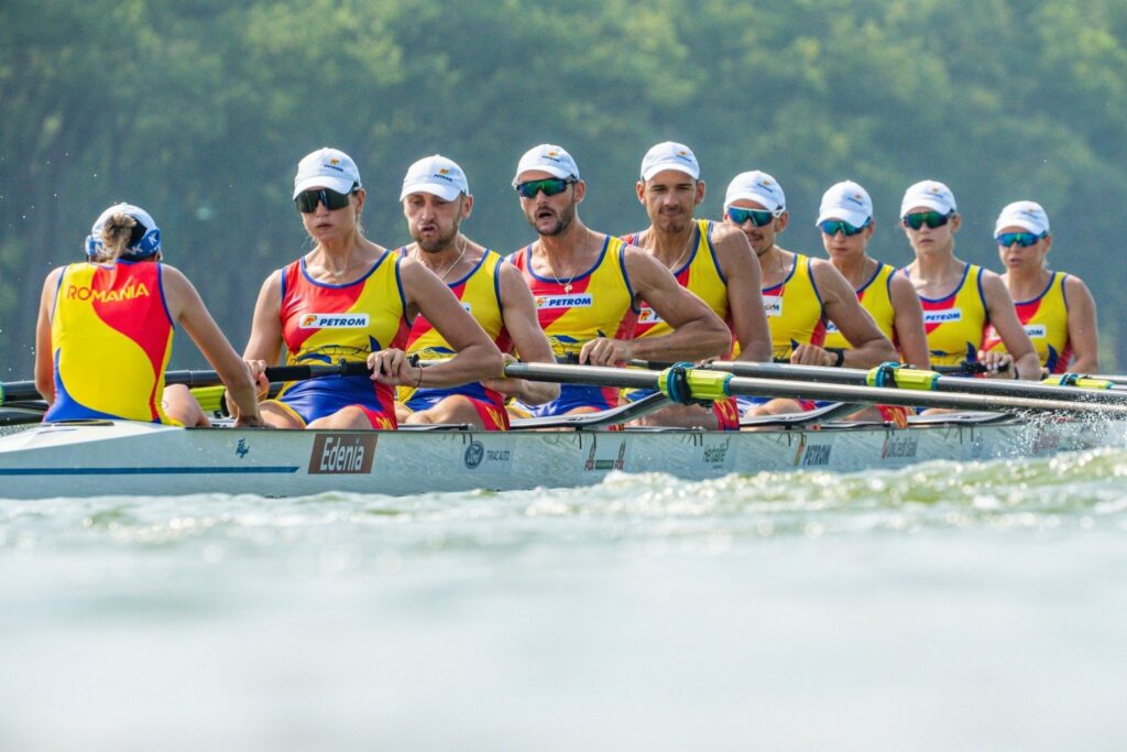 romania-cucereste-medalia-de-aur-la-8+1-mixt,-in-premiera,-la-campionatele-mondiale-de-canotaj
