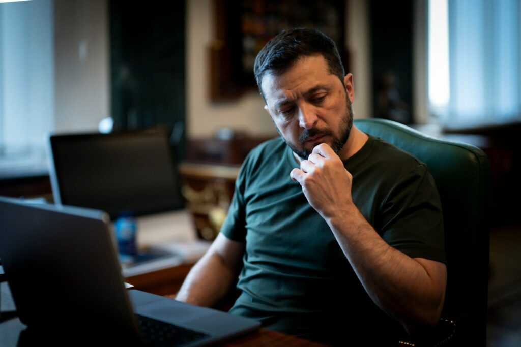 volodimir-zelenski-anunta-un-„mega-acord”-pentru-achizitia-de-arme-din-statele-unite