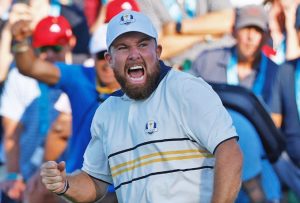 ryder-cup-2005:-echipa-europei-a-pastrat-trofeul-la-golf-si-l-a-ironizat-pe-donald-trump-dupa-victoria-din-sua