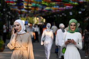 aur-cere-interzicerea-esarfelor-islamice-in-parlamentul-european