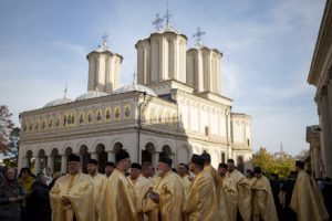 calendarul-ortodox-din-octombrie-ii-cinsteste-pe-sfintii-romani-si-aduce-trei-praznice-mari