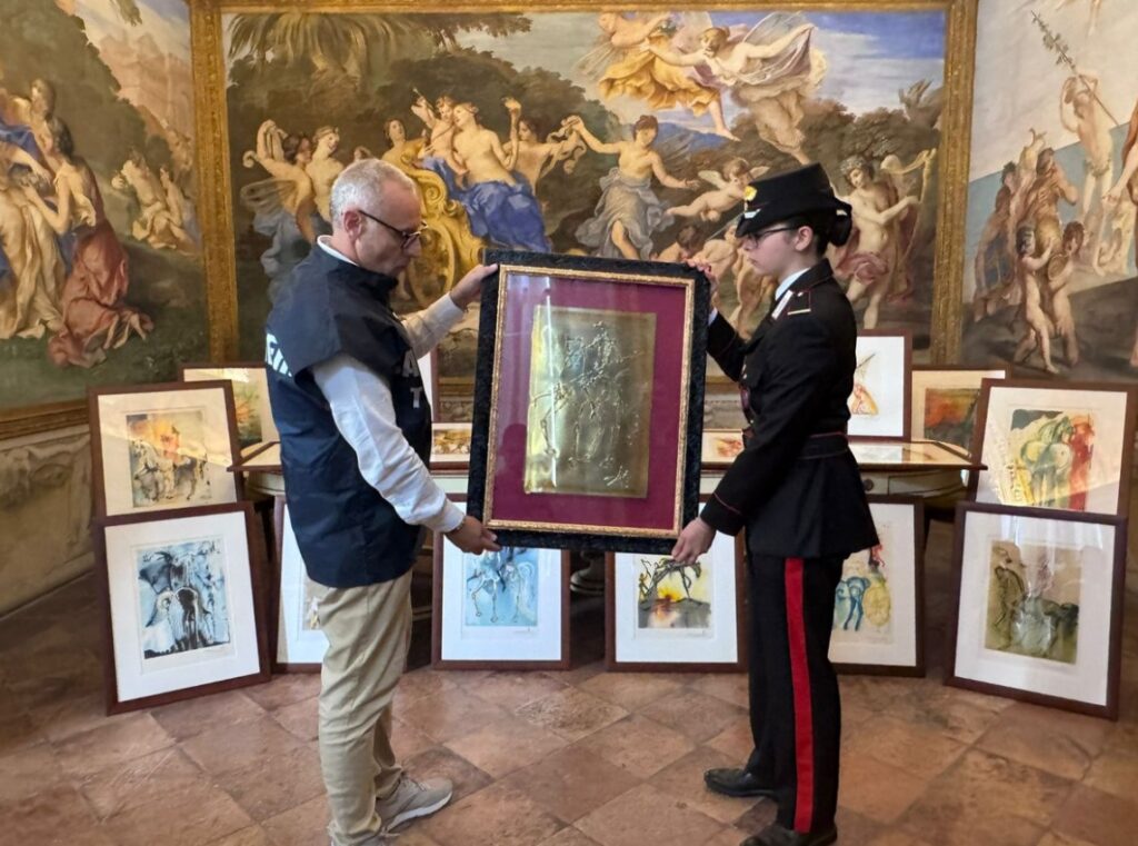 expozitie-salvador-dali-in-parma.-politia-italiana-a-retras-21-de-lucrari-suspectate-ca-sunt-falsificate