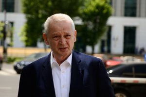 fostul-primar-al-capitalei,-sorin-oprescu,-retinut-langa-aeroportul-din-salonic