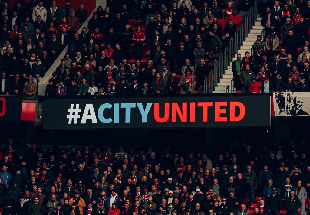 manchester-united-a-tinut-un-moment-de-reculegere-pentru-victimele-atacului-de-la-sinagoga-din-manchester