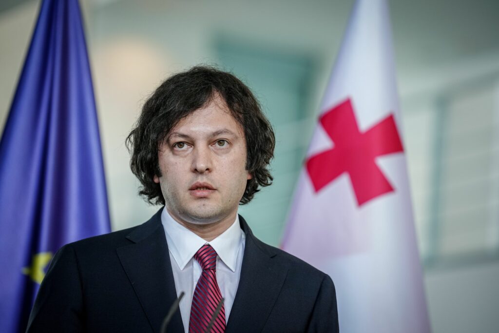 premierul-georgiei-impune-masuri-severe-participantilor-la-demonstratiile-din-tbilisi-si-acuza-ue-de-amestec-in-politica-tarii