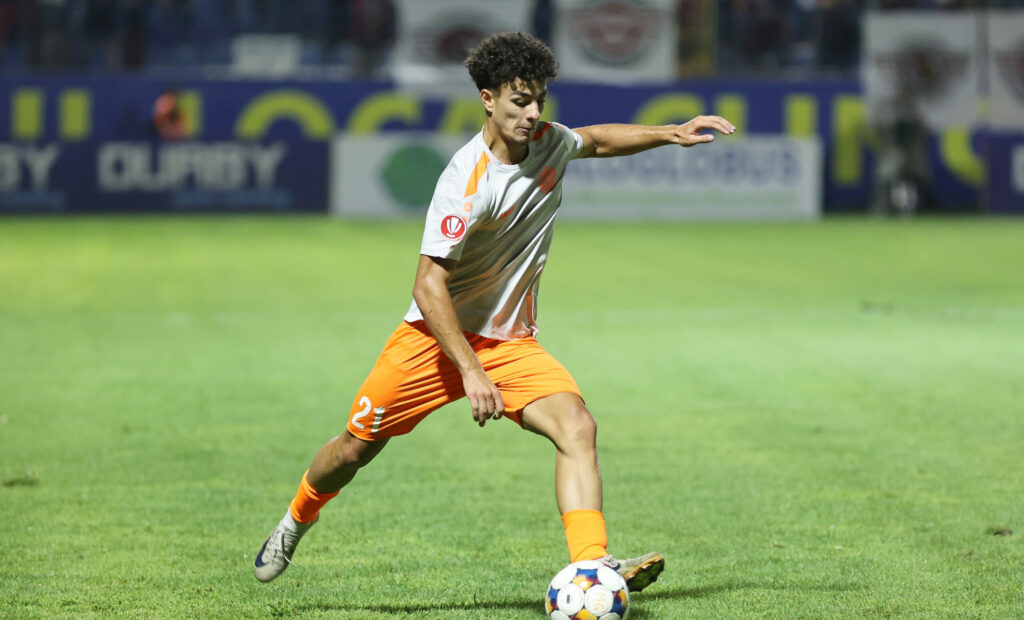 premiera-in-superliga:-otelul-galati-metaloglobus-bucuresti-se-intalnesc-luni-in-etapa-a-12-a