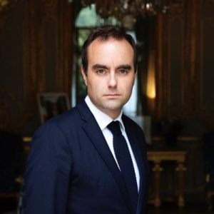 soc-in-franta.-premierul-a-demisionat