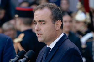 criza-politica-in-franta:-premierul-sebastien-lecornu-si-a-dat-demisia,-macron-a-acceptat-o