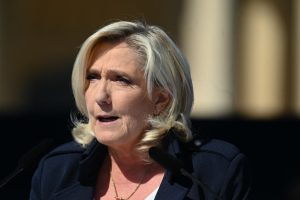 criza-politica-in-franta.-marine-le-pen-cere-demisia-lui-macron-si-alegeri-anticipate