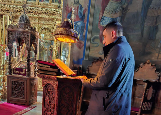 george-simion-se-afla-pe-muntele-athos:-m-am-rugat-mult-pentru-victime-si-pentru-romania