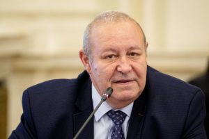 fenechiu:-grindeanu-incearca-sa-l-calareasca-pe-premier,-pentru-ca-„deh,-psd-trebuie-sa-conduca”.-este-o-iesire-pur-electorala