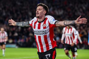 fotbalistul-roman-de-la-psv,-dennis-man,-inclus-in-echipa-etapei-a-3-a-din-liga-campionilor
