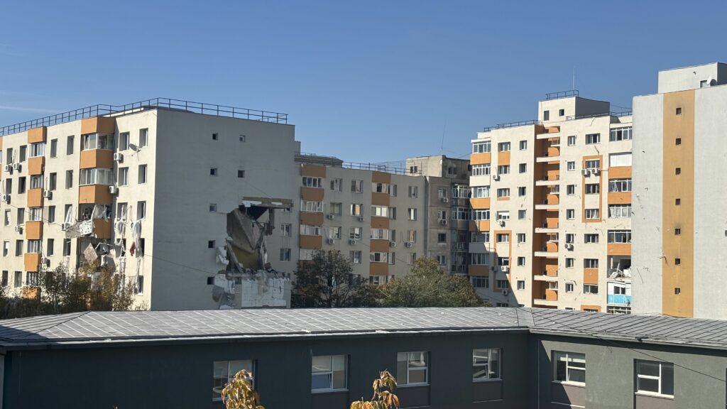 premierul-bolojan-anunta-ca-se-cauta-solutii-pentru-cei-care-au-ramas-fara-casa-dupa-explozia-din-bucuresti