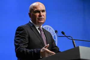 bolojan,-cu-ocazia-zilei-armatei:-armata-este-un-exemplu-de-ordine,-seriozitate-si-solidaritate