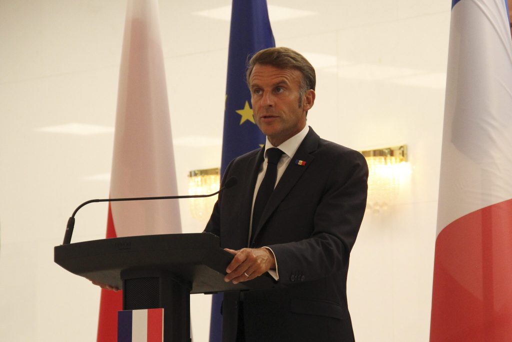macron:-retelele-sociale-sunt-un-pericol-pentru-democratie