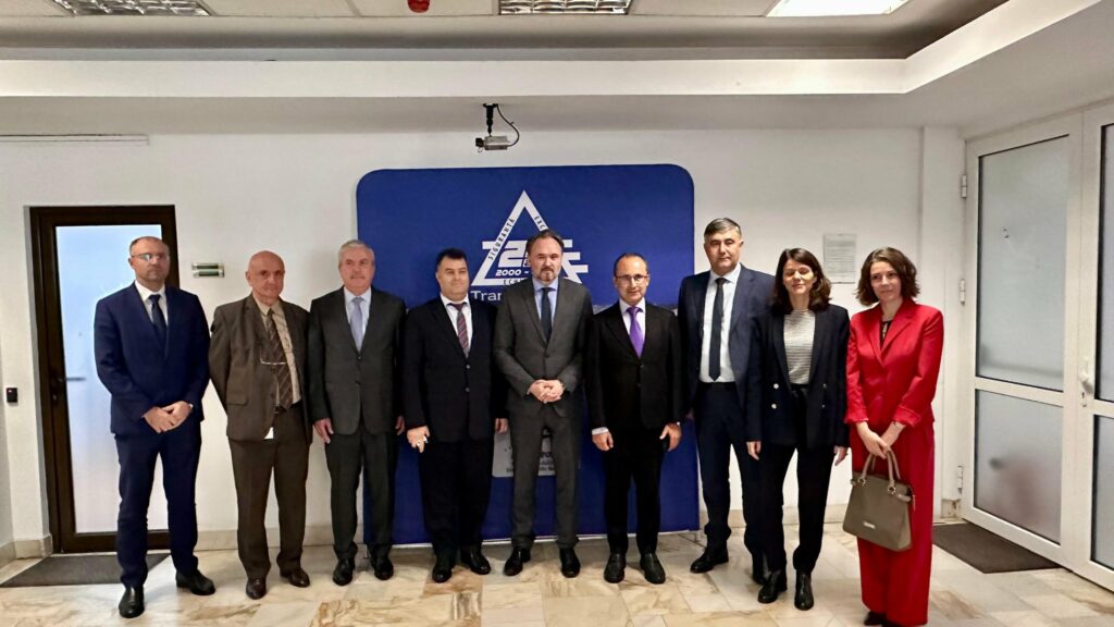 comisarul-european-pentru-energie-este-la-bucuresti-sa-vada-cum-functioneaza-sistemul-energetic