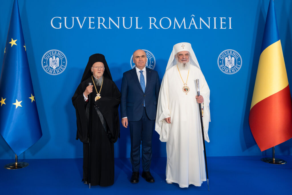 premierul-ilie-bolojan-s-a-intalnit-la-palatul-victoria-cu-patriarhul-ecumenic-bartolomeu-i-si-patriarhul-daniel