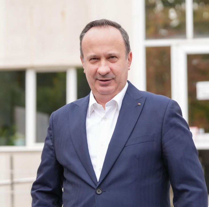 caciu:-oamenii-vad-boieria-de-la-stat.-trebuie-ajustari-si-la-centru