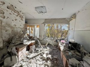 rusia,-acuzata-de-„noi-crime-de-razboi„-dupa-bombardarea-unui-spital-de-copii-din-herson