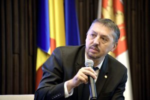 ministrul-educatiei-anunta-salvarea-a-un-miliard-de-euro-din-pnrr.-daniel-david-face-apel-pentru-protejarea-liceelor-romanesti-din-ucraina