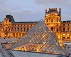 cinci-noi-arestari-in-cazul-spargerii-de-la-luvru
