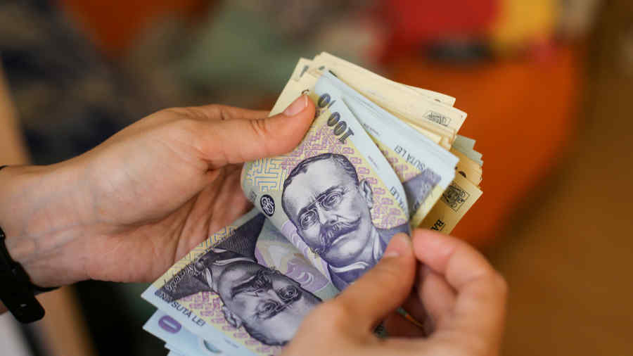 miza-sociala-din-spatele-majorarii-salariului-minim.-peste-un-milion-de-angajati-asteapta-decizia-guvernului