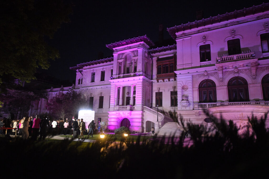 palatul-cotroceni-suspenda-vizitarea-spatiilor-exterioare-incepand-cu-1-noiembrie