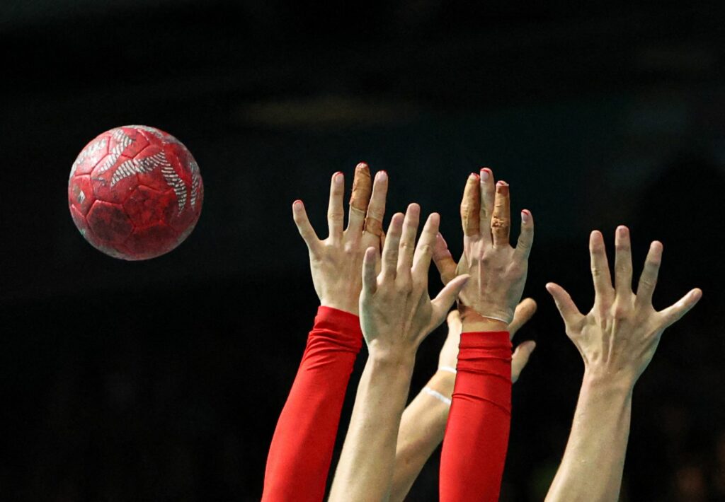 trofeul-carpati-la-handbal-masculin-incepe-vineri.-nationala-romaniei-joaca-impotriva-ucrainei