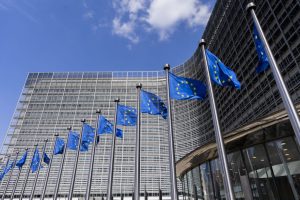 comisia-europeana:-fiecare-atac-asupra-unui-jurnalist-este-un-atac-asupra-democratiei