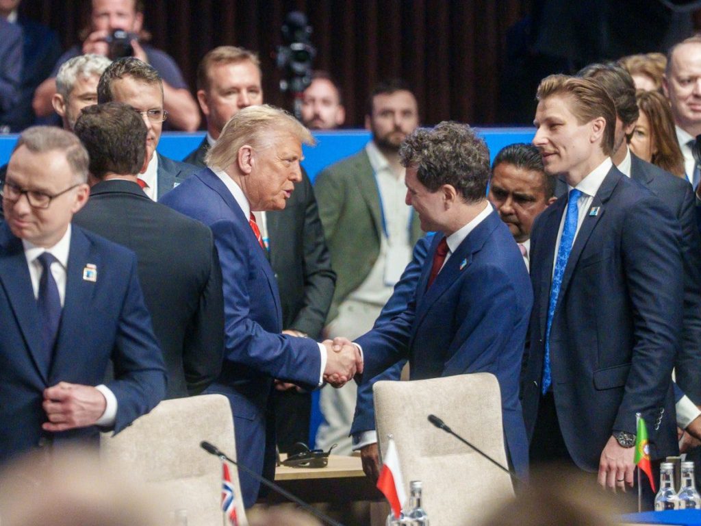 analiza-cum-ii-poate-castiga-romania-atentia-lui-trump