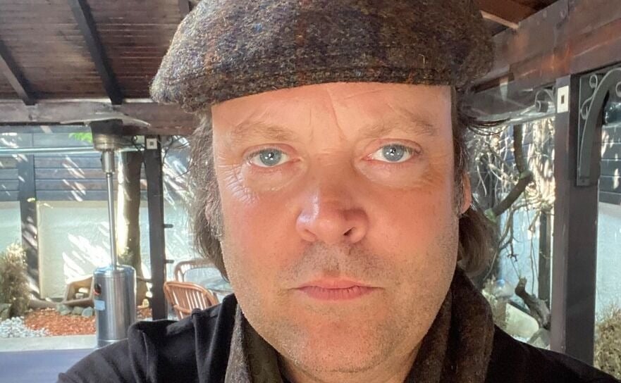 jurnalistul-charley-ottley-a-obtinut-cetatenia-romana.-il-recomanda-reclama-pentru-romania